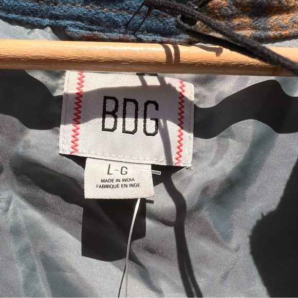 ⬇️NWT Urban Outfitters BDG Mens Plaid Overshirt Size L Color Red/Rouge (On Tag) - Picture 3 of 14